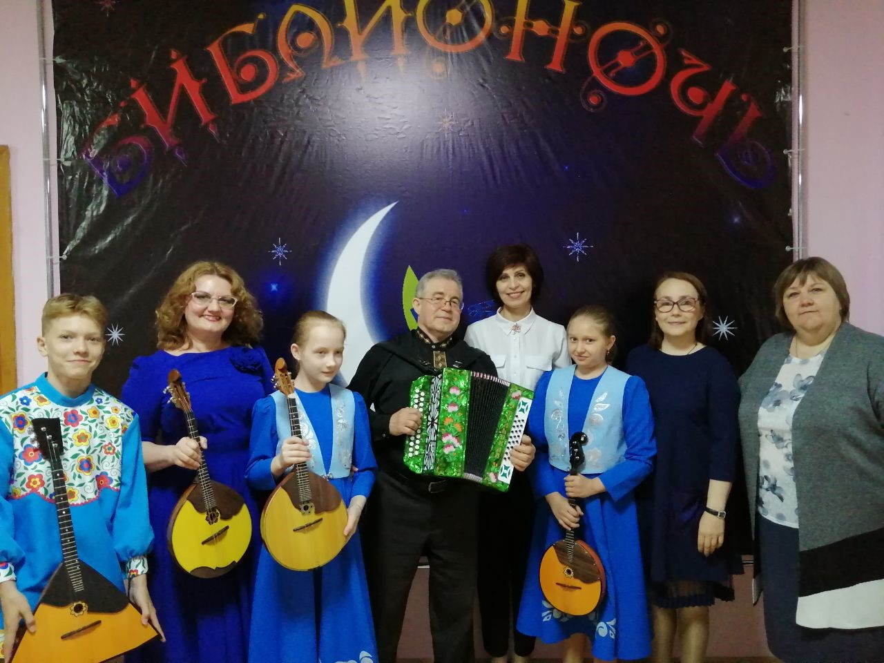 Секция народных, духовых, ударных и струнных инструментов