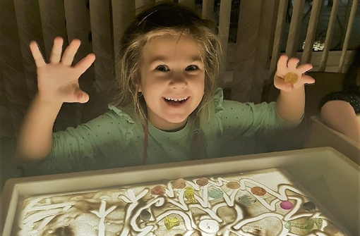 Рисование песком