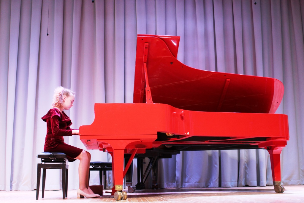 игра на фортепиано 